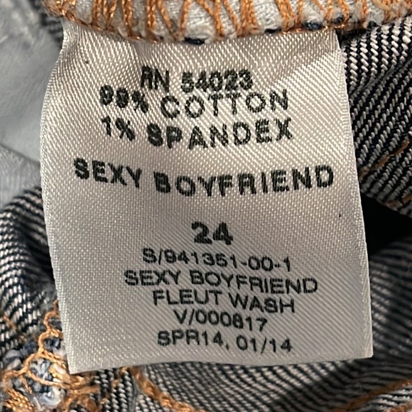 GAP 1969 SEXY BOYFRIEND SHORTS size 24 in Fleut Wash slightly distressed. EUC - Picture 14 of 14